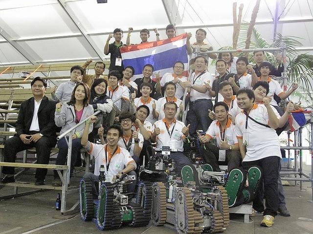 ロボット競技会「ロボカップ」　タイ、レスキュー部門で王座奪還