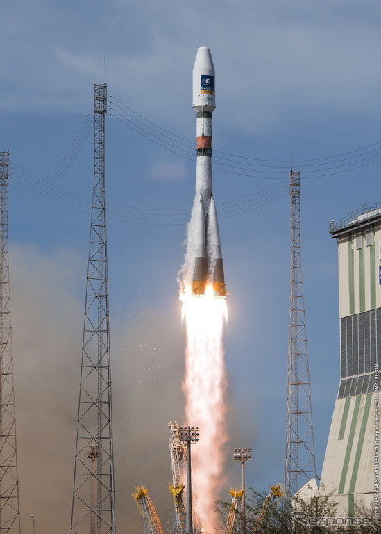 旧ソ連開発のソユーズロケットを中型ロケットとして採用。ギアナ宇宙センターからの打ち上げも可能に。
