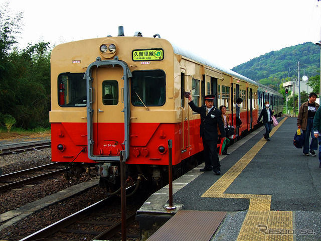 久留里駅に停車している普通列車。
