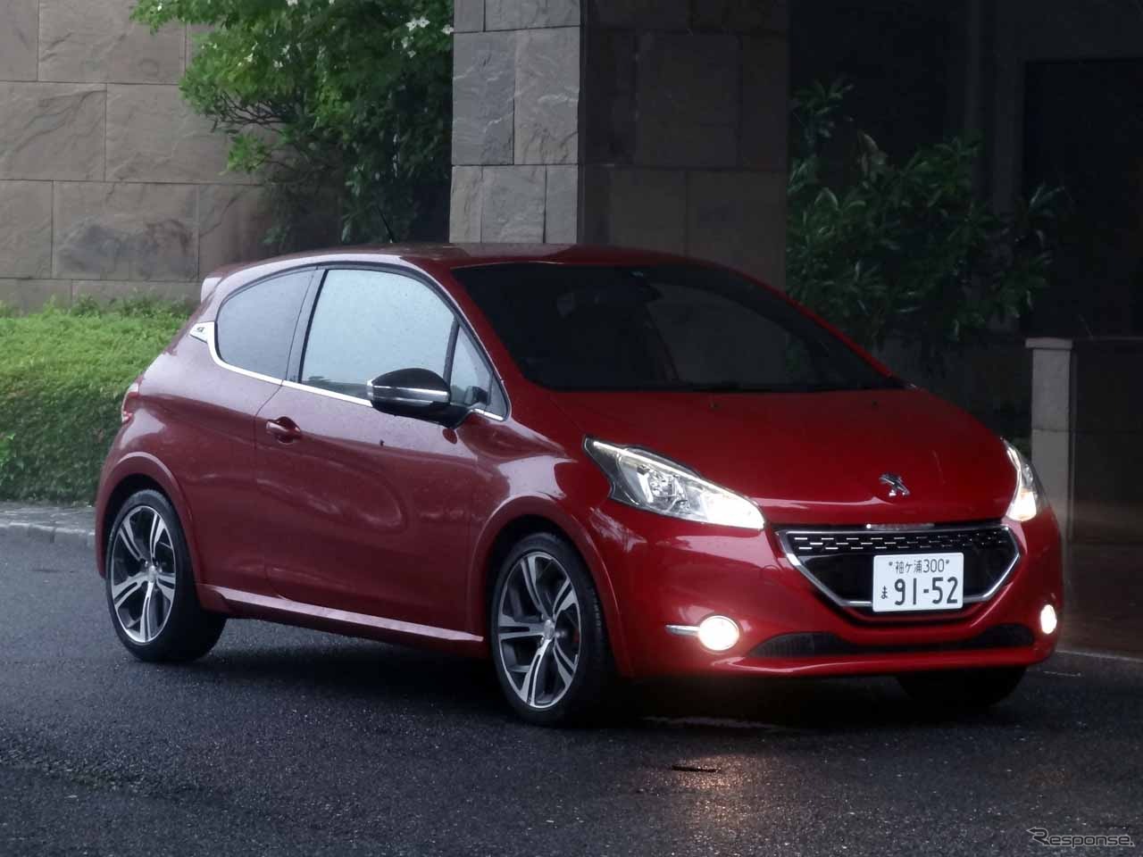 試乗会で用意されたプジョー208GTi