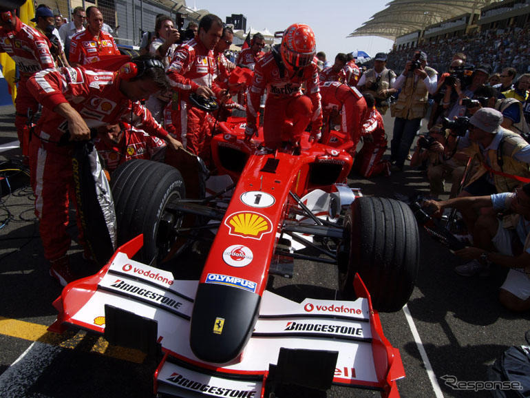F1、ローマ法王を追悼