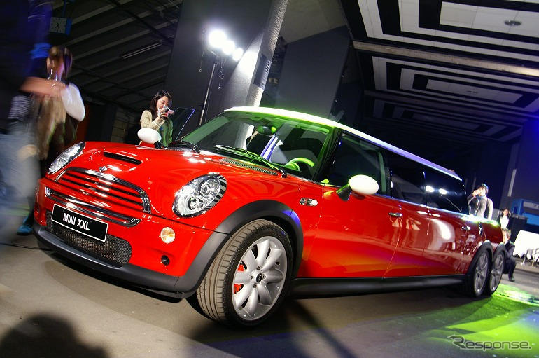 『MINI XXL』、東京でファッションショーにゲスト出演