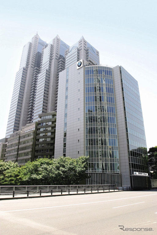 BMWのフラッグシップ店が新宿に誕生