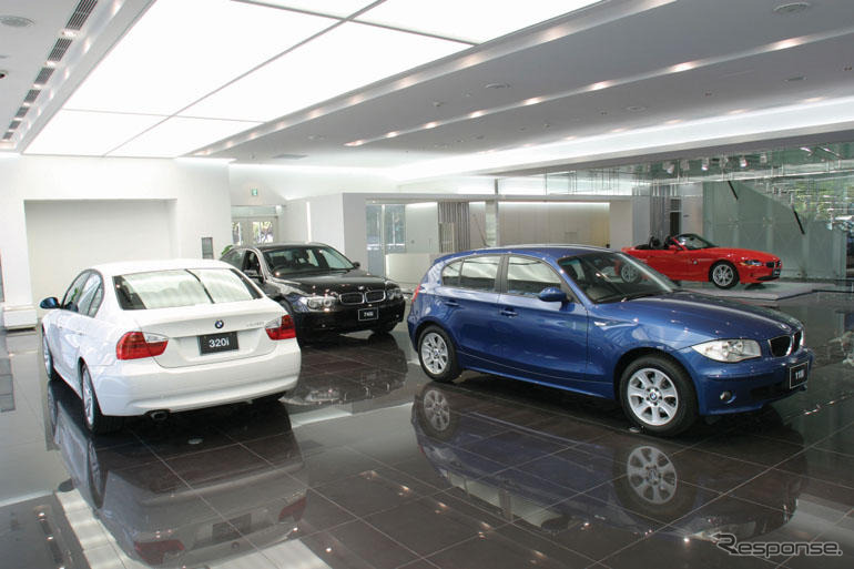 BMWのフラッグシップ店が新宿に誕生