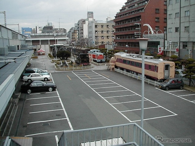 1999年12月の交通博物館の様子。当時の車両展示スペースは屋根がなかった。