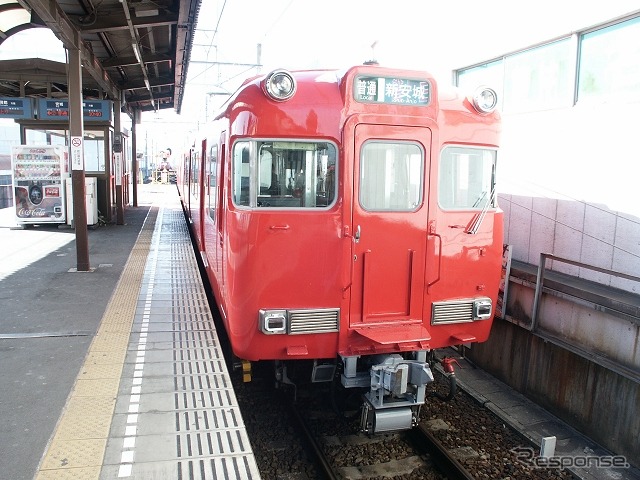 manacaは名古屋地区の交通事業者が導入している交通系ICカード。写真の名鉄線も利用できる。