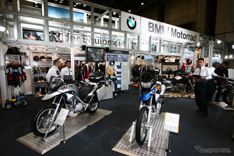【東京モーターサイクルショー05】写真蔵…大きくなるBMWブース