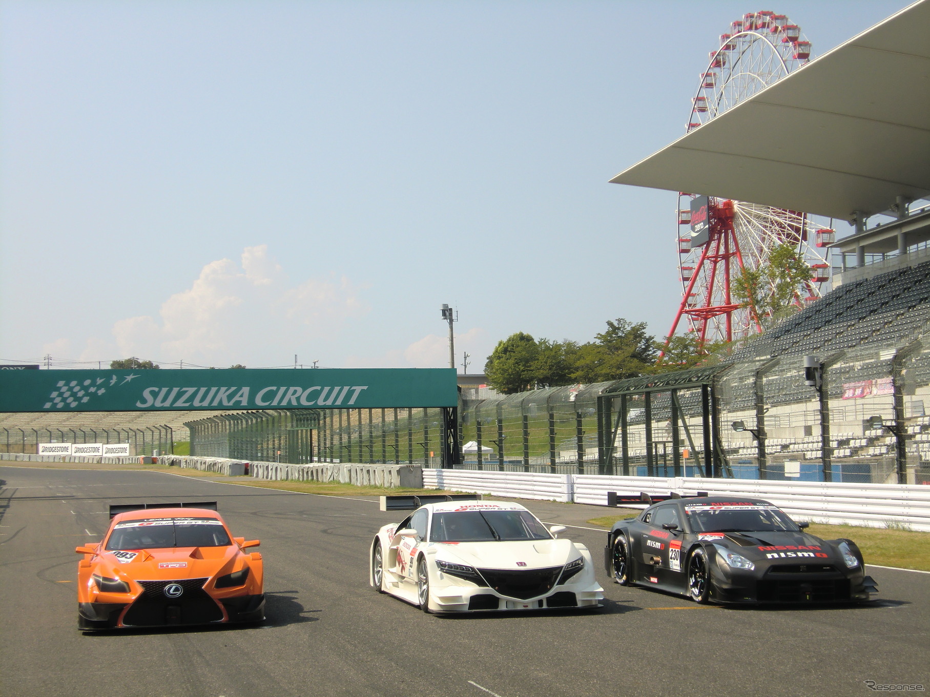 鈴鹿でお披露目された14年型GT500マシン。左からレクサスLF-CC、ホンダNSX、ニッサンGT-R。
