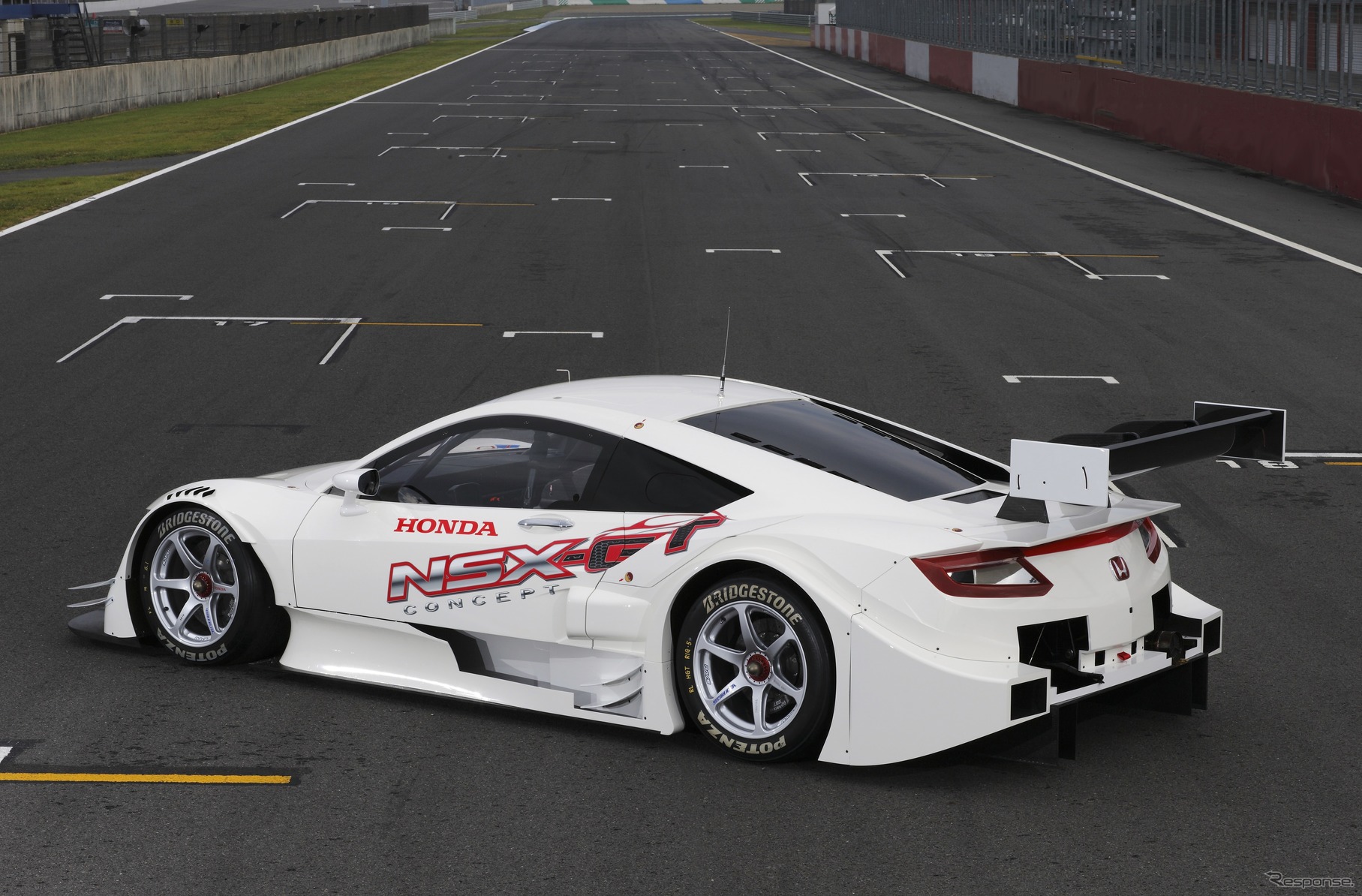 ホンダNSXの後姿。写真：Honda