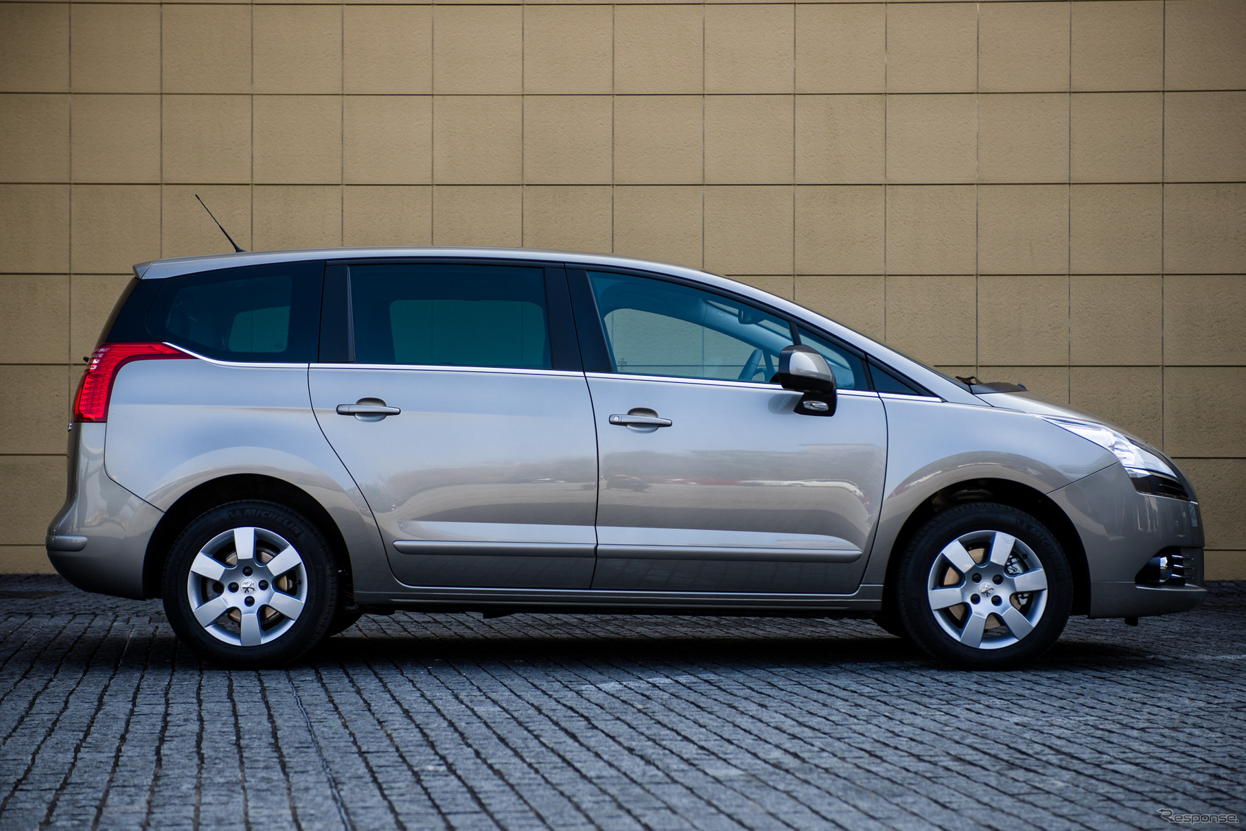 プジョー・5008 プレミアム