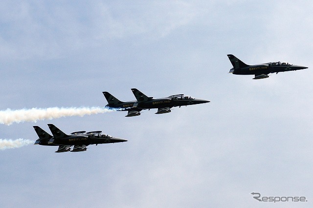 ふくしまスカイパーク上空てフルショーを行ったブライトリング・ジェットチーム。これは2日目（8月8日）のもの。初日とはメニューを若干変えて実施した。