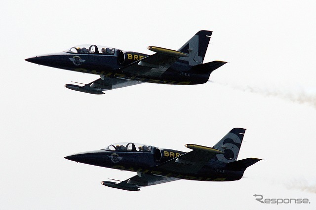 ふくしまスカイパーク上空てフルショーを行ったブライトリング・ジェットチーム。これは2日目（8月8日）のもの。初日とはメニューを若干変えて実施した。