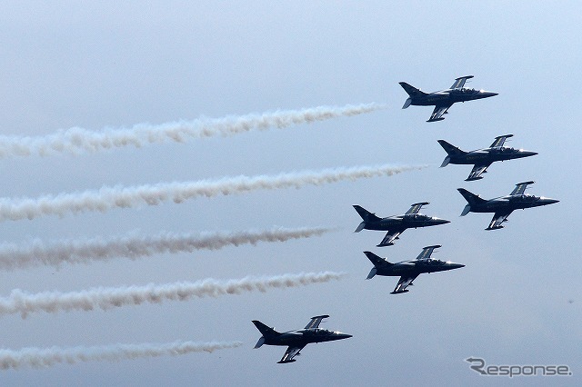 ふくしまスカイパーク上空てフルショーを行ったブライトリング・ジェットチーム。これは2日目（8月8日）のもの。初日とはメニューを若干変えて実施した。