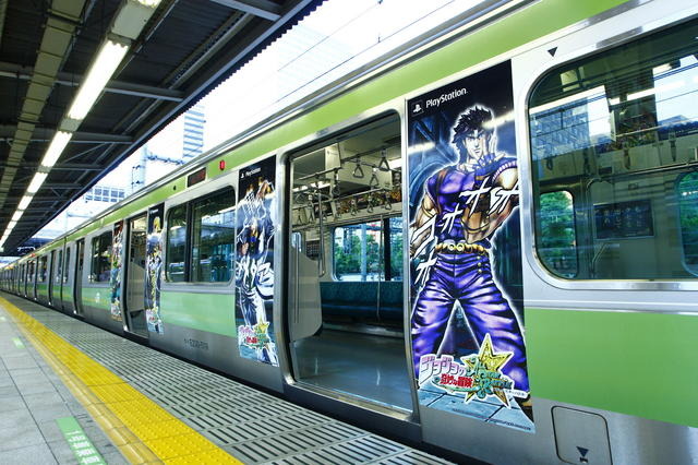 「ジョジョ」の総勢33キャラが勢ぞろい！　運行開始した「ジョジョASBトレイン」の内外装を大公開