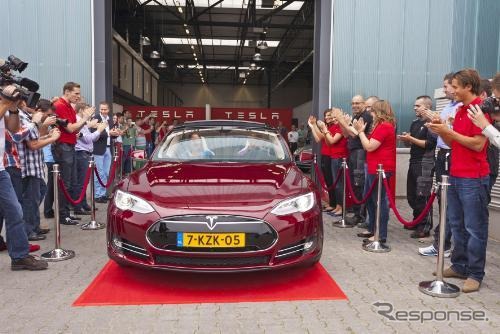 オランダ工場で生産が開始されたテスラモデルS
