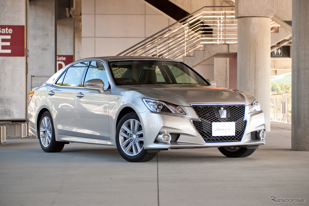 トヨタ クラウン ハイブリッド アスリート（参考画像）