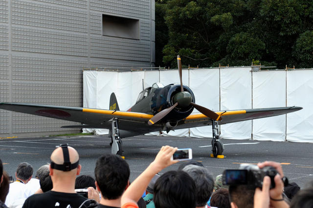 零戦エンジン始動＆タキシング見学会