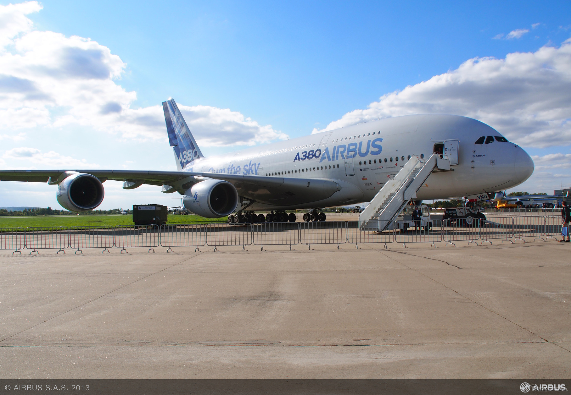 MAKS航空ショーで静止ディスプレイをされるA380