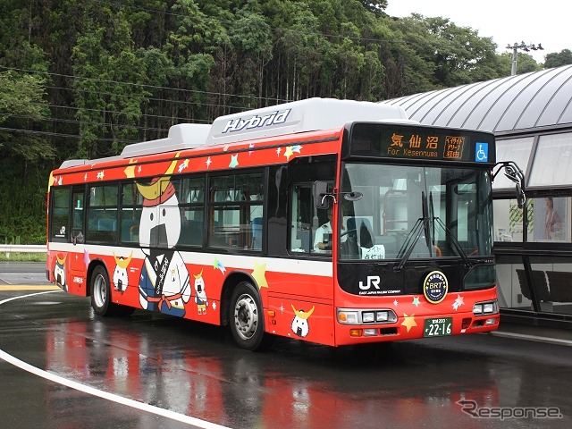 新しい交通システムとして注目を浴びるBRTだが、車両自体は一般的なバスと同じ。写真は気仙沼線BRTで運用されている日野ブルーリボンシティ・ハイブリッドのLNG-HU8JMGP。
