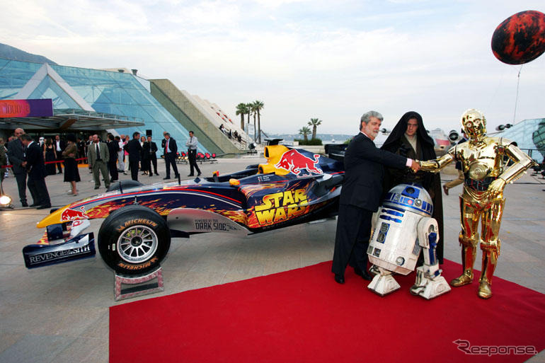 スターウォーズ 写真蔵…“フォース”をレッドブルに