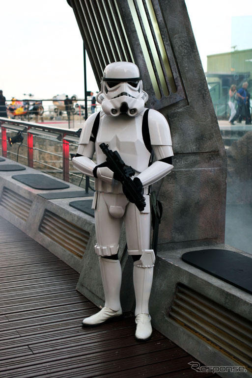 スターウォーズ 写真蔵…“フォース”をレッドブルに