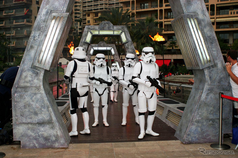 スターウォーズ 写真蔵…“フォース”をレッドブルに