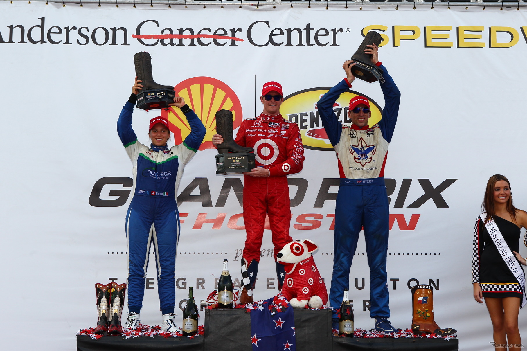 第17戦ヒューストンの表彰式。写真：IndyCar