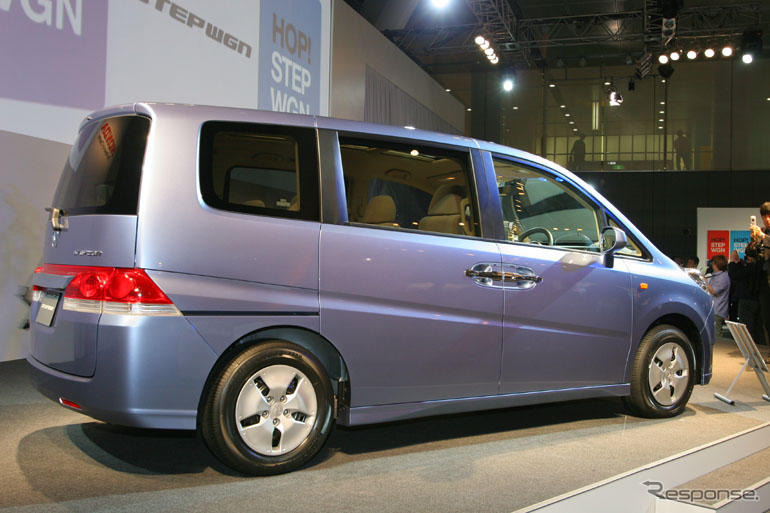 【ホンダ ステップワゴン 新型発表】低いフロアは全てに便利