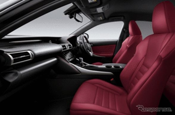 表皮一体発泡工法を用いたスポーツシート