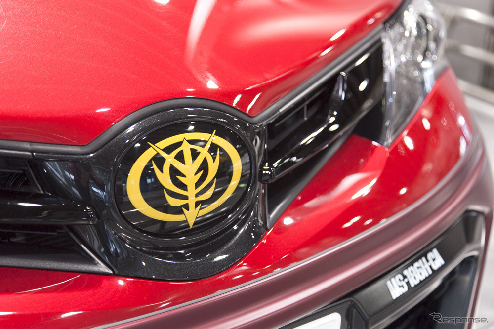 アムラックス東京、10月24日から シャア専用オーリス タイムレンタル開始