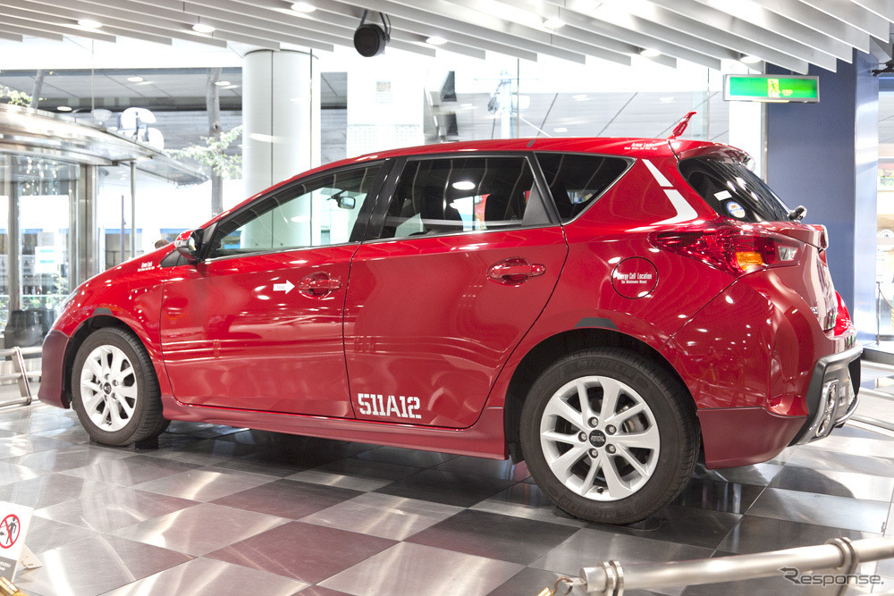 アムラックス東京、10月24日から シャア専用オーリス タイムレンタル開始