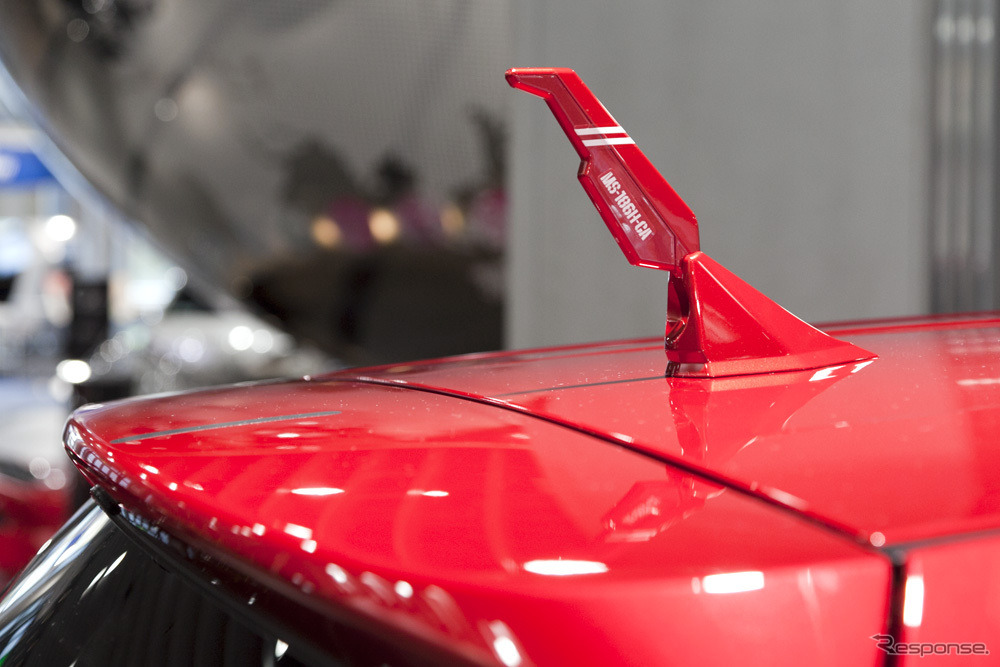 アムラックス東京、10月24日から シャア専用オーリス タイムレンタル開始