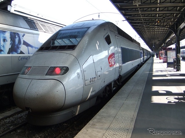 フランス国鉄（SNCF）が運行する高速車両TGV。国鉄改革案では現在分離されているSNCFとインフラを保有する公社RFFが同一の傘下に置かれることになる