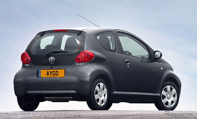 トヨタ アイゴ 発進