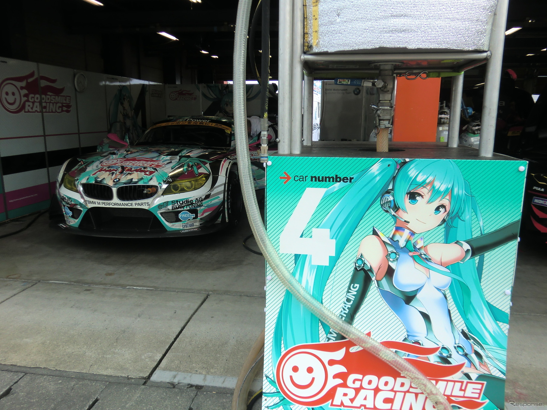 GT300ドライバーズポイント2位の#4 GSR 初音ミク BMWは、予選7位とやや苦しい位置。