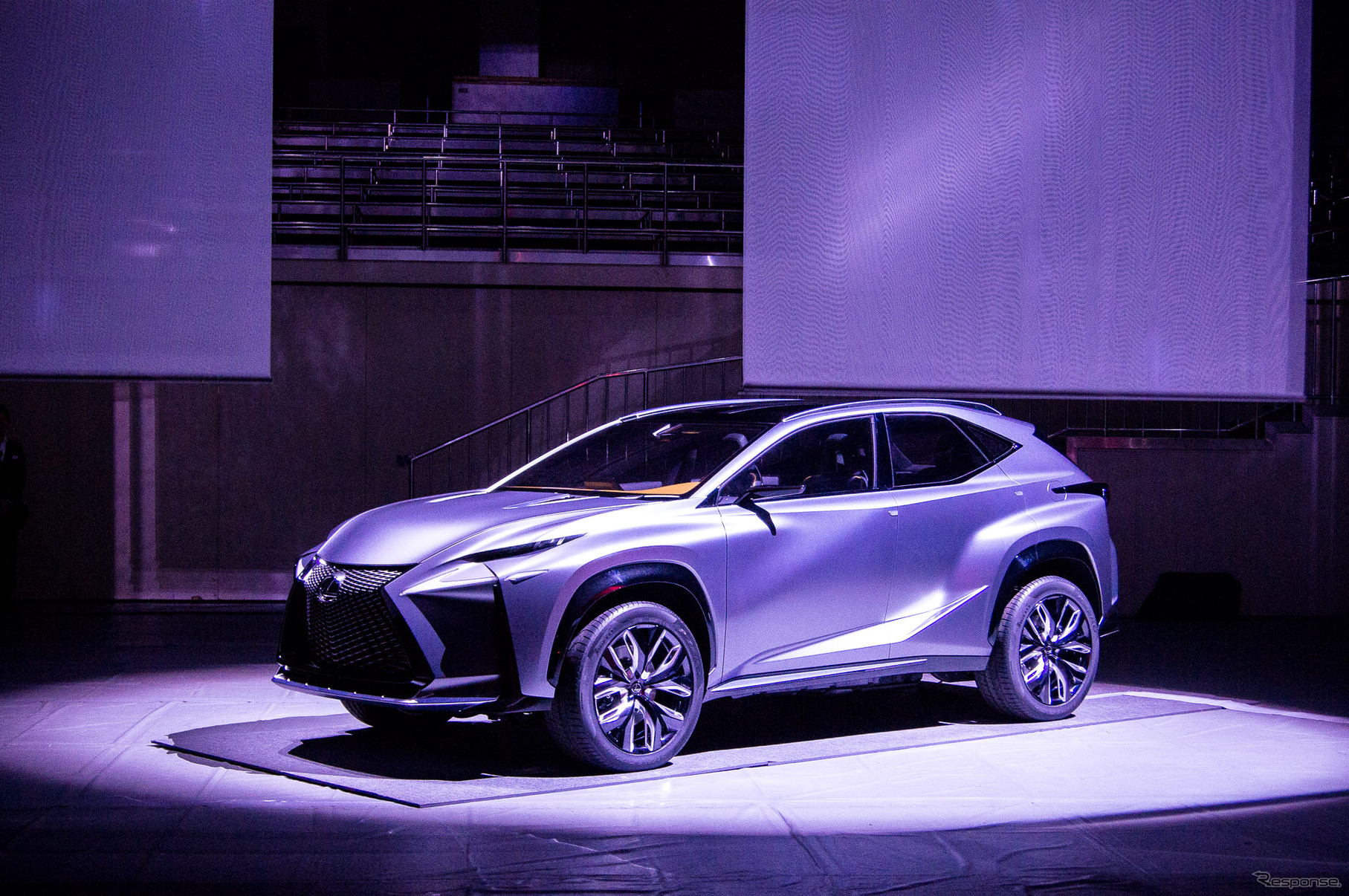 レクサス・LF-NX（Lexus Amazing Night）