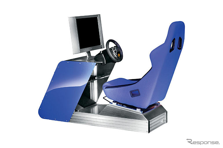 本格ドライビングゲーム・コクピット「ラフィカ」発売