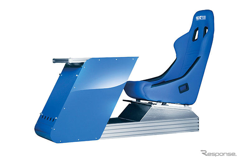 本格ドライビングゲーム・コクピット「ラフィカ」発売