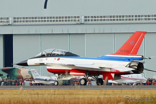 試験塗装の機体が出てくるのも岐阜基地の特徴。