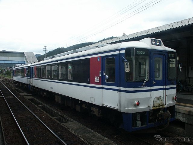 智頭急行智頭線の普通列車。「JR西日本・お正月乗り放題きっぷ」で利用できる。