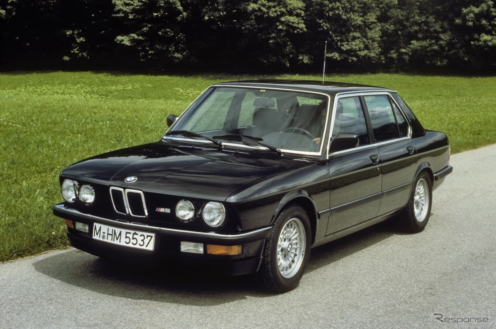 2代目BMW 5シリーズ（E28型）から生まれた初代BMW M5