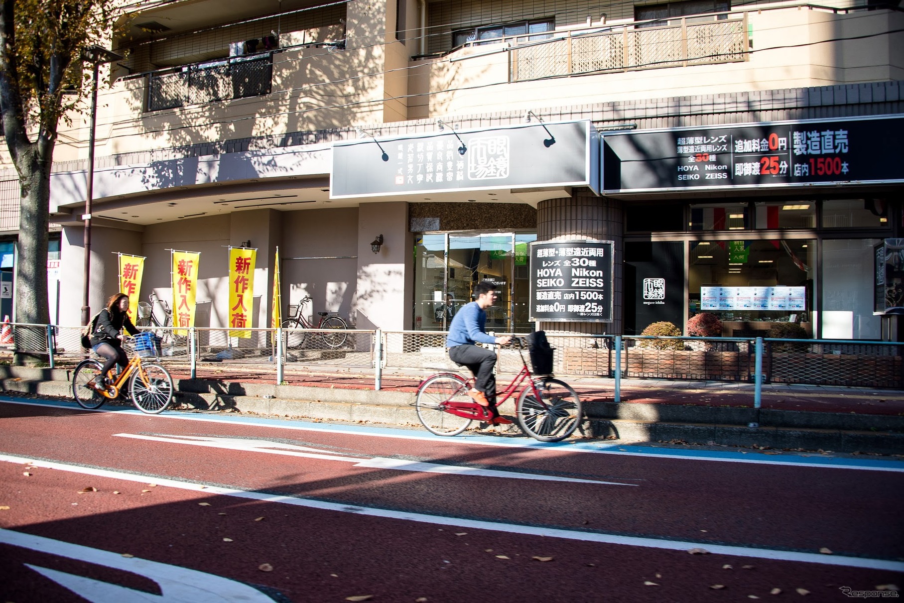 北浦和駅から埼玉大学方面へ伸びる埼大通りには自転車専用レーンを用意