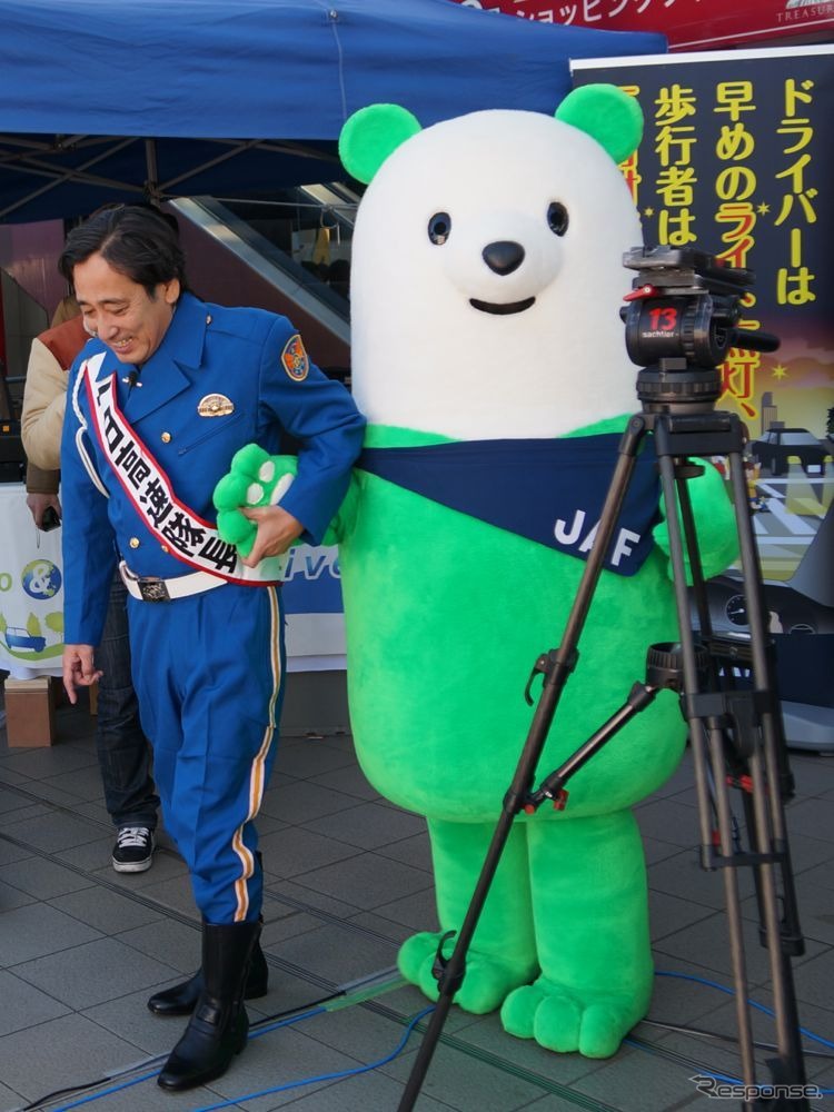 年末の交通安全を呼びかけるため、ゆるキャラ達も集まった。