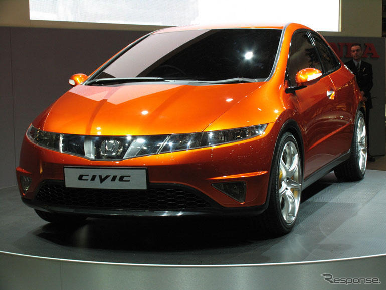 ホンダ、新型 シビック は市場特性に合わせたボディを投入