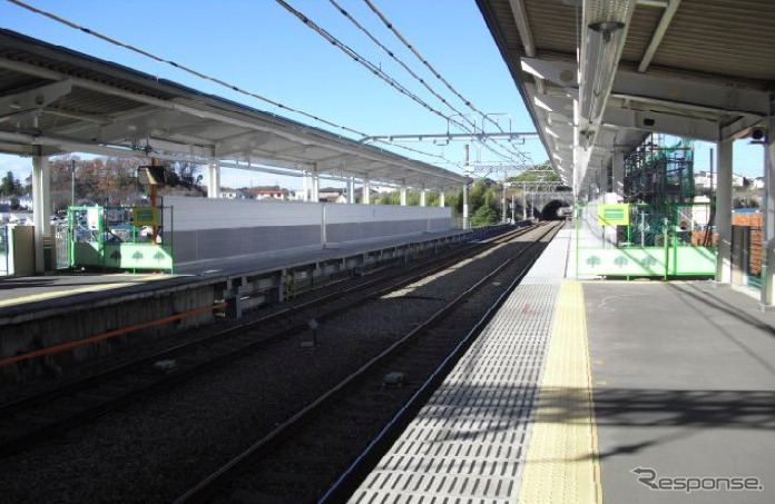 ホーム延伸工事中の小田急多摩線黒川駅。多摩線全駅が10両編成に対応したことから、一部の各駅停車を10両化する。