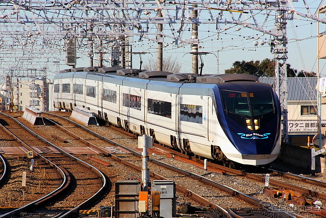 京成の新型「スカイライナー」AE形。2010年7月に運転を開始して以来の乗客が1000万人に達した
