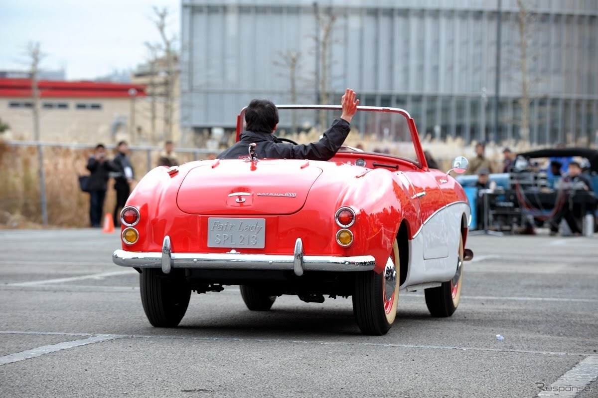 日産 ヘリテージ・カー・パレード in Yokohama