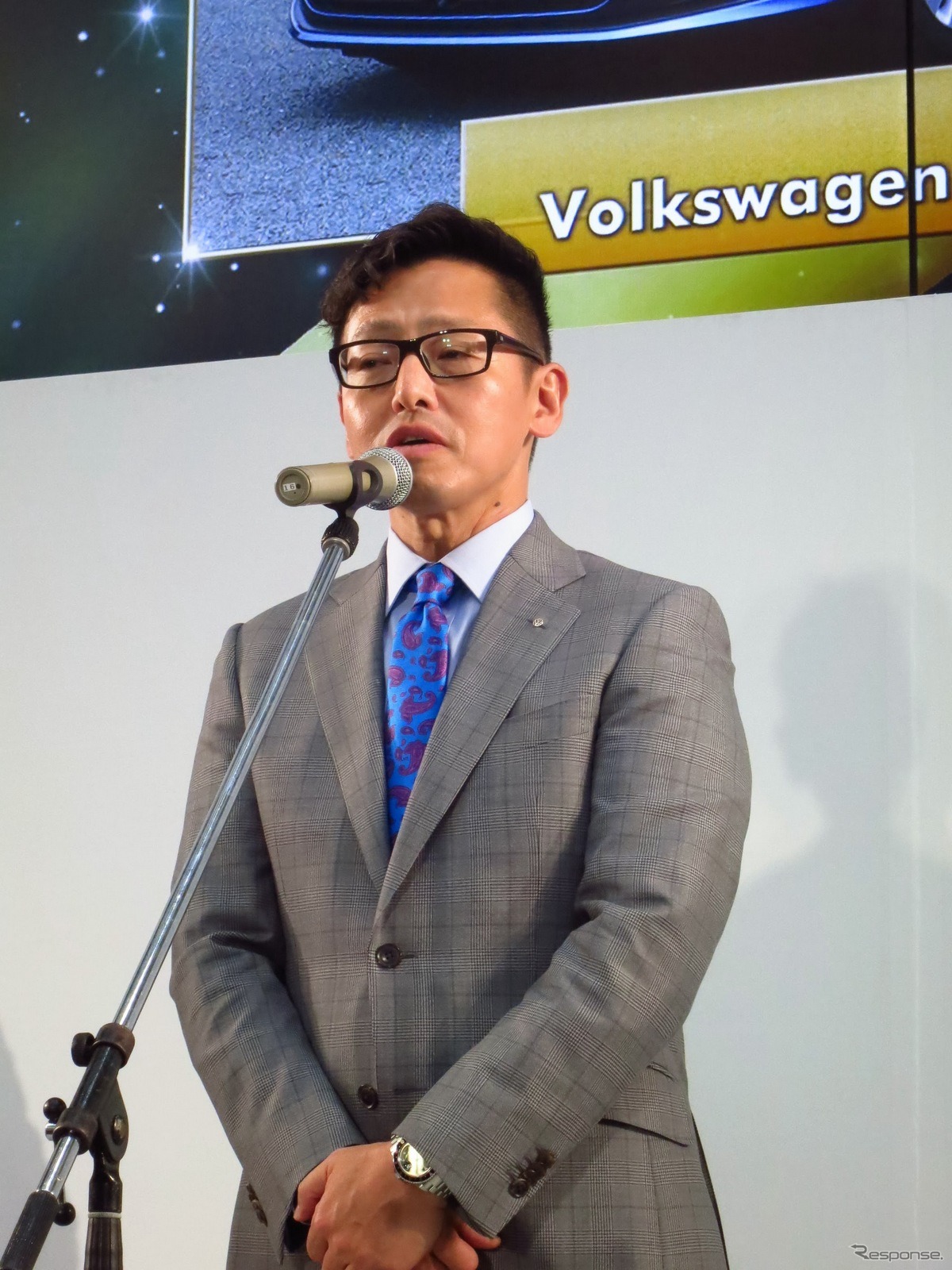 表彰式で喜びを語るフォルクスワーゲングループジャパンの庄司茂社長