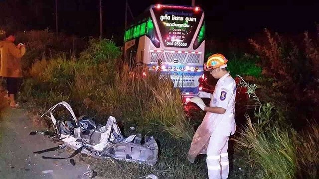 大型バスが下り坂暴走　７台に衝突、２人死亡　プーケット
