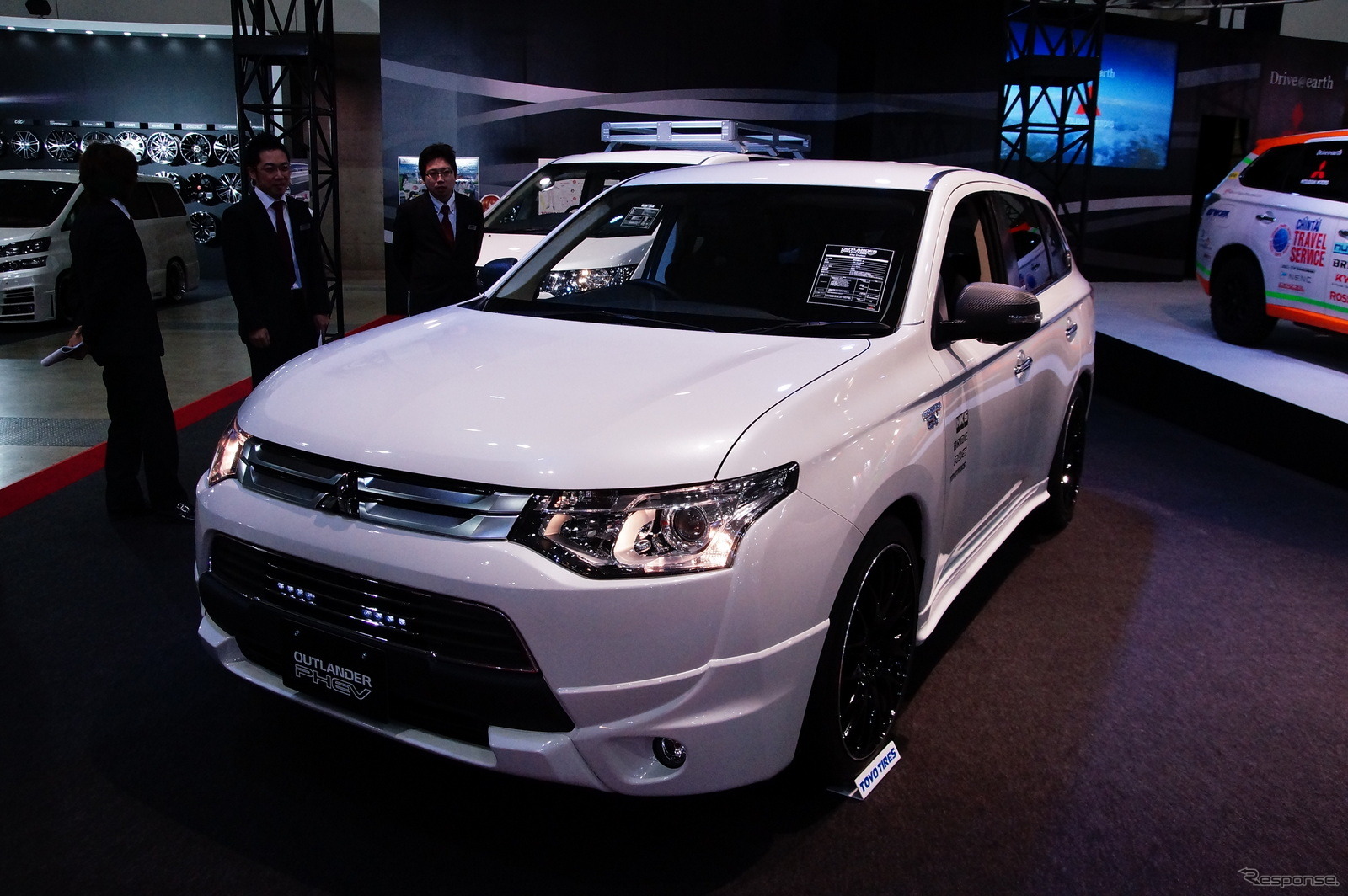 三菱 アウトランダーPHEV シティクルーザー（東京オートサロン14）